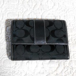 Ladies Classic Coach Trifold Mini Wallet